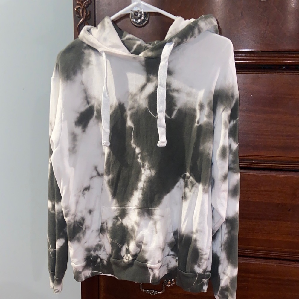 OOTD, size S, green and white tie-dye